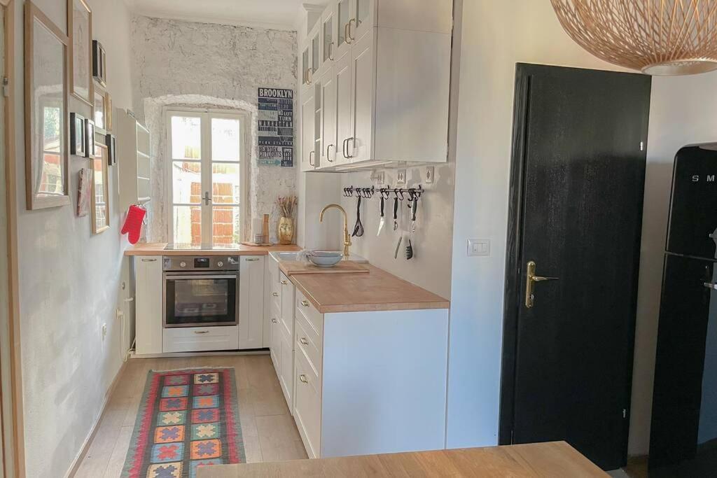 The Bungalow By The Sea In Historic Porec Old City 외부 사진